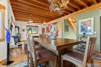 Bright, Light and ready to enjoy a Primary residence or Vacation home in the Winthrop, Methow valley! Ski trail borders this Lot! Jump on the trail every day of Winter from this super location. Only 3 miles form Winthrop's grocery store, Resturants and more...