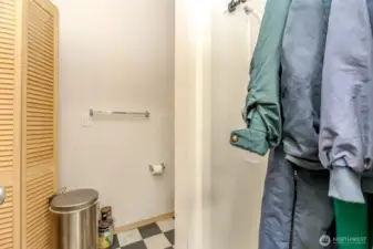 3/4 bath in garage