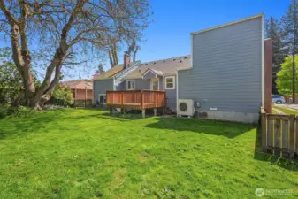 Huge back deck and back yard off or kitchen