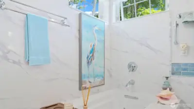 Jetted tub!