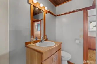 Upper level 3/4 bath