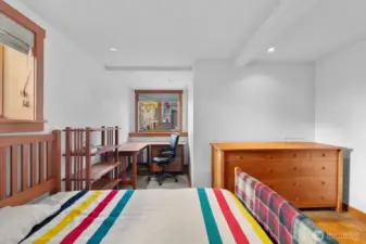 Office nook in 1st bedroom