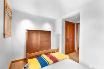 2nd bedroom