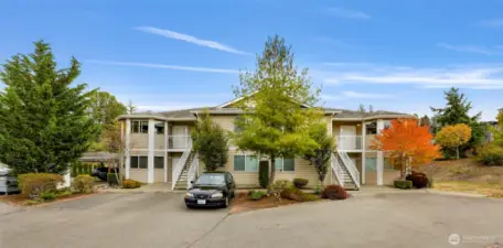Exterior of entire building. There are 4 units per building.