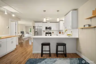 Kitchen with breakfast bar