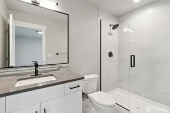 entry level bath en-suite
