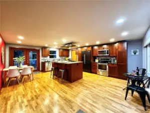 Kitchen with Eating space