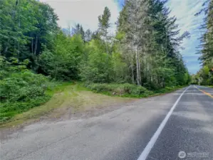 Nice easy entry through an easement via Ayock off of Hwy 101