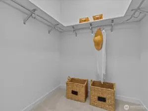 Great sized walk-in closet