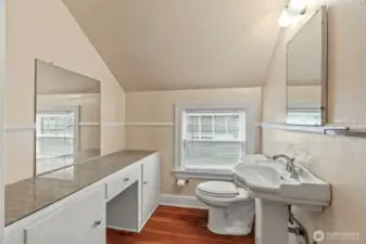 Upper level bathroom.
