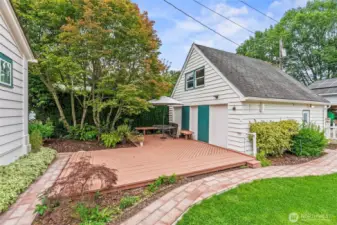 Detached garage.