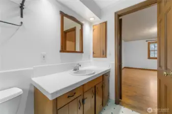 Primary Bathroom - Upper Level