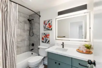 Full guest bath...all new!