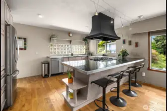 Open concept kitchen, Gas Cooktop, plenty of storage.