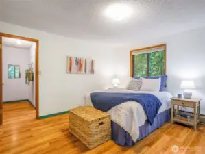 Primary Bedroom with Walk-in Closet and 3/4 bathroom