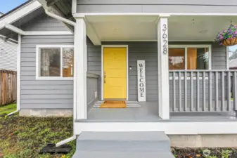 3 Bd, 2 BA, 1312 SQFT, .131 AC lot. Hello beautiful door!