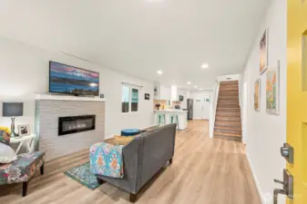 Turnkey, open and bright