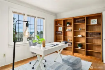 beautiful wood bookshelves stay!