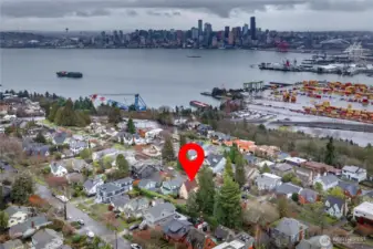 Easy access to West Seattle bridge.