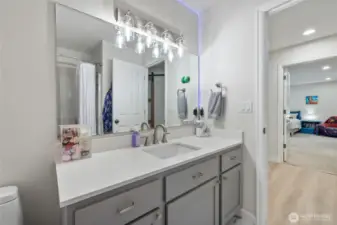 2 Full Bathroom