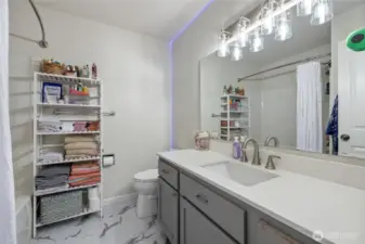 2 Full Bathroom