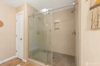 Primary bathroom shower w/dual shower heads