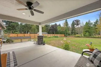 Gorgeous backyard - Covered Patio