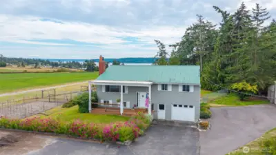Unbeatable location, immense potential! Don't miss this one!
