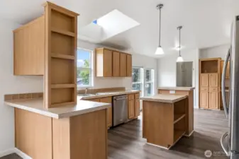 So much storage in this kitchen!
