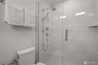 Photos are of a similar model for illustrative purposes.