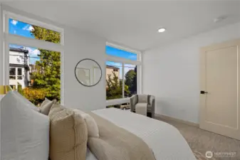 Photos are of a similar model for illustrative purposes.