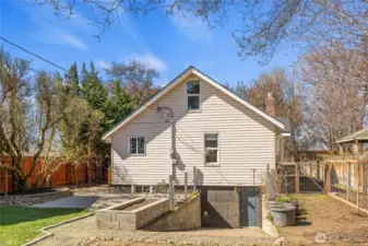 Oustide access to basement space