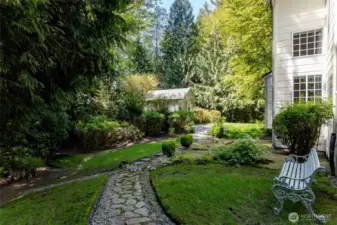 Beautiful garden to explore!