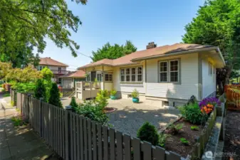 Living here, it's an easy jaunt to stroll along the scenic Riverwalk, visit the farmers market, or catch a festival—all just a short walk or drive away. Downtown Mount Vernon blends small-town charm with a thriving cultural vibe, making it easy to stay connected to everything this dynamic community has to offer.