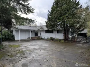 Welcome to #11214 34th Ave E, Tacoma WA 98446. 3200+sf, 4+ br, 3 ba, 1.1 fenced acres.