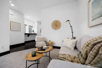 The hardwood floors run from the entry into the kitchen & eating area