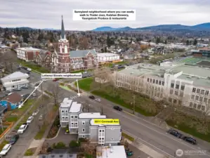 The Sunnyland neighborhood is steps away and puts you within easy walking distance to: Trader Joe's, Kulshan Brewing, Avenue Bread, Youngstock Produce and El Suenito Brewing