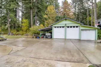 huge shop with carport