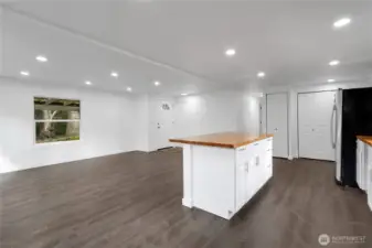 Nice large open concept, light & bright!