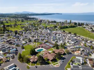 Welcome to one of the best vacation spots in beautiful Birch Bay - Latitude 49! Gated community with both vacation & 365 day lots