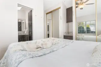 Notice extra linen storage in bathroom