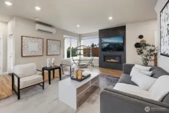 Large Open Living Room w/ Gas Fireplace