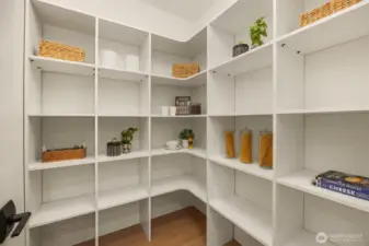 Designated den & dining room