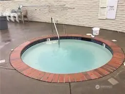 The hot tub/spa.
