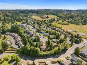Great location that is 6 minutes from the Sounder Train!