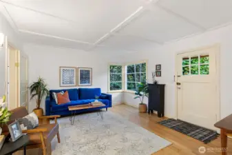 Beautiful old world charm ceiling in living room - lots of windows