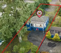 Lot is nice and big, over 11,000 sf!