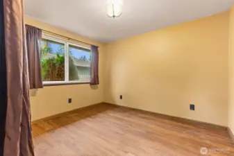 2nd bedroom