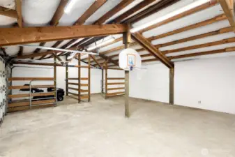 Two bay shop adds flexibility—ideal for horses, toys or a home business