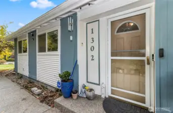 Classic 1969 Old School Rambler~Sturdy & Strong Original Bones~Ripe & Ready for a Re-Do...Step Inside & See What Projects we Started for you~NEW LPV FLOORING~